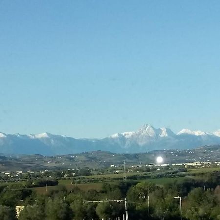 Il Cielo In Una Stanza Hotel Джулианова Екстериор снимка