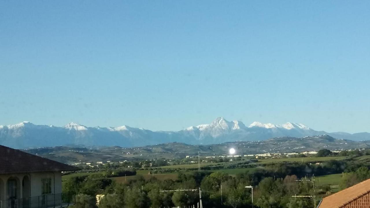 Il Cielo In Una Stanza Hotel Джулианова Екстериор снимка