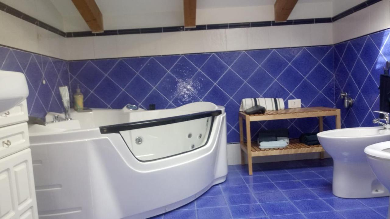 Il Cielo In Una Stanza Hotel Джулианова Екстериор снимка